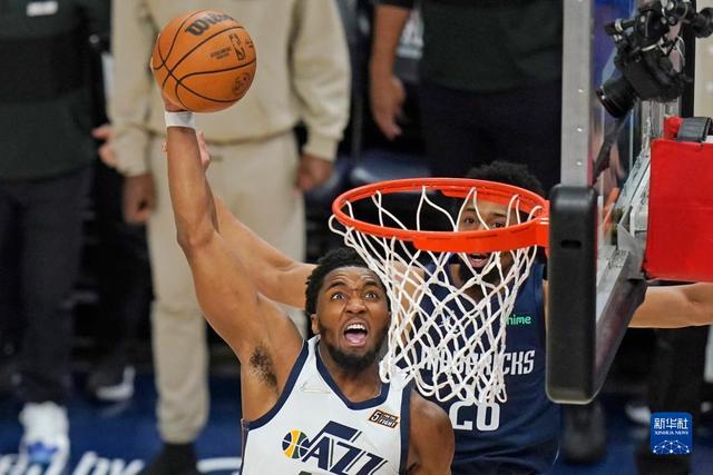 罗伯逊：每场比赛斯洛特都会改变球员职责